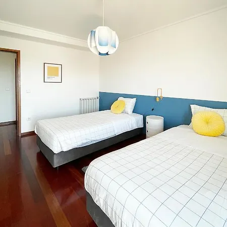 Yellow House Smart Tv And Garage * Aveiro