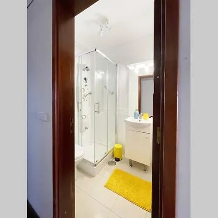 Yellow House Smart Tv And Garage Apartment *