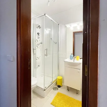 Yellow House Smart Tv And Garage * Aveiro