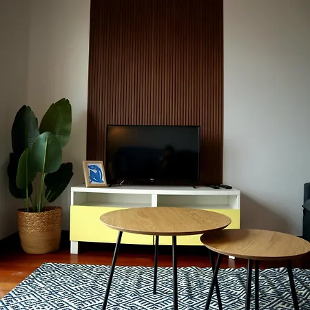 Yellow House Smart Tv And Garage Apartamento Aveiro